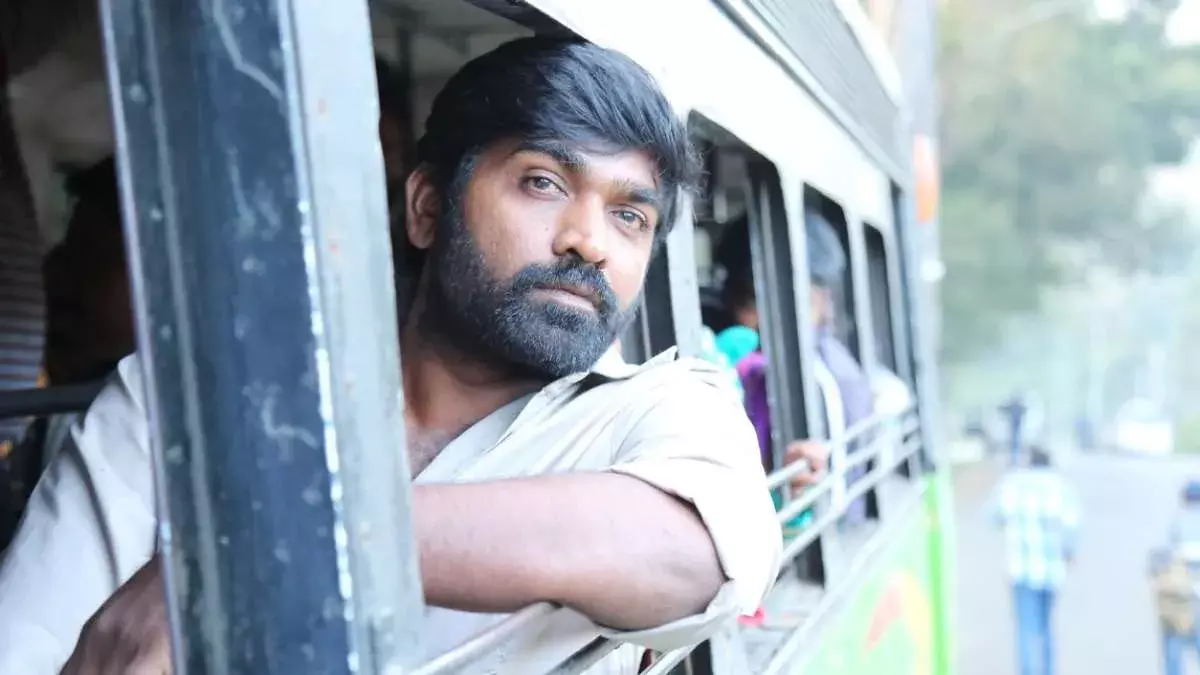 Sometimes I am conscious..: తన క్యాజువల్ లుక్ పై విజయ్ సేతుపతి ఏమన్నాడంటే.. Sometimes I am conscious..: తన క్యాజువల్ లుక్ పై విజయ్ సేతుపతి ఏమన్నాడంటే..