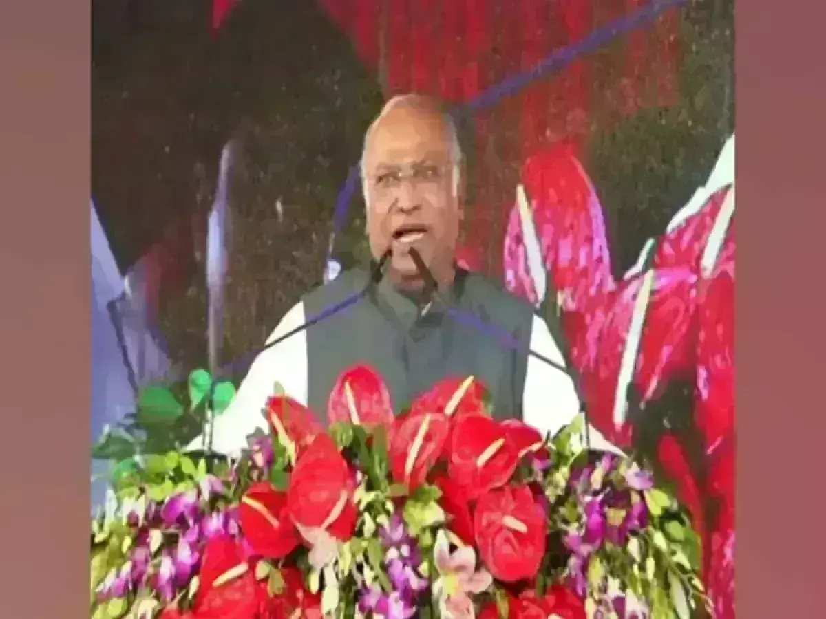 Congress: మెజార్టీ సీట్లు గెలవాలి..  కాంగ్రెస్ చీఫ్ ఖర్గే Congress: మెజార్టీ సీట్లు గెలవాలి..  కాంగ్రెస్ చీఫ్ ఖర్గే