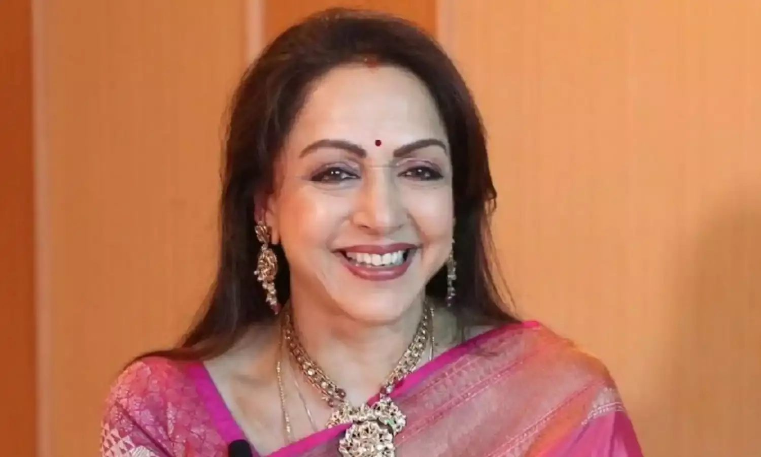 Hema Malini : ప్రాణ ప్రతిష్ఠ రోజున నృత్య ప్రదర్శన Hema Malini : ప్రాణ ప్రతిష్ఠ రోజున నృత్య ప్రదర్శన