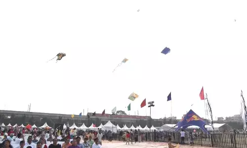 TS: వైభవంగా పతంగుల పండుగ