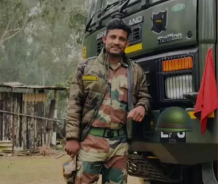 SAD: చైనా మాంజా మెడకు చుట్టుకుని సైనికుడి మృతి