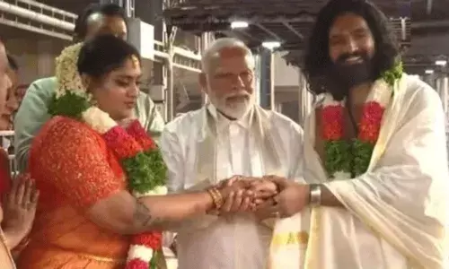 మలయాళ నటుడి కుమార్తె వివాహానికి ప్రధాని హాజరు.. మలయాళ నటుడి కుమార్తె వివాహానికి ప్రధాని హాజరు..