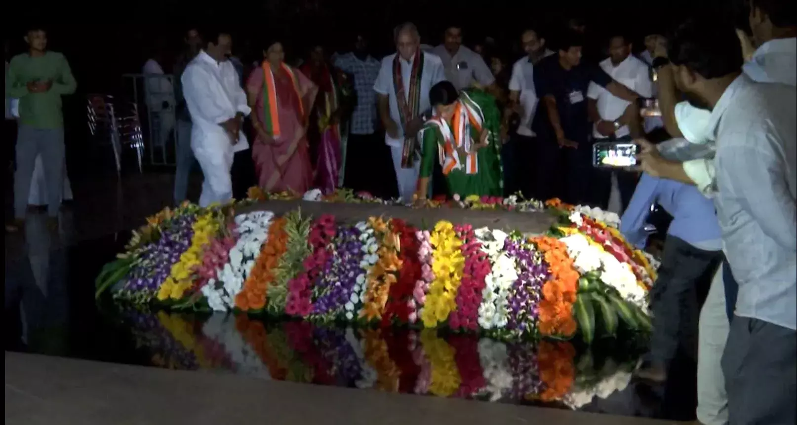 SHARMILA: ఏపీ కాంగ్రెస్ చీఫ్గా నేడు షర్మిల బాధ్యతల స్వీకరణ SHARMILA: ఏపీ కాంగ్రెస్ చీఫ్గా నేడు షర్మిల బాధ్యతల స్వీకరణ