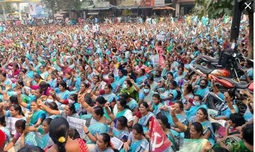 AP: వెనక్కి తగ్గని అంగన్‌వాడీలు