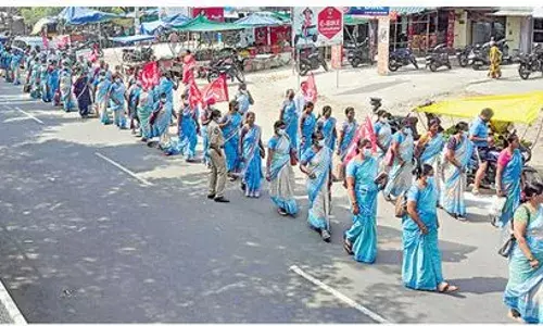 AP: సమ్మె విరమించిన అంగన్‌వాడీలు