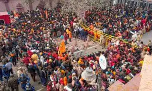 Ram Mandir :  రెండోరోజూఆలయం ముందు బారులు తీరిన భక్తులు