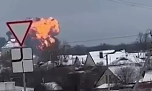 Russia plane crash: కుప్పకూలిన రష్యా సైనిక విమానం.. 74 మంది మృతి Russia plane crash: కుప్పకూలిన రష్యా సైనిక విమానం.. 74 మంది మృతి