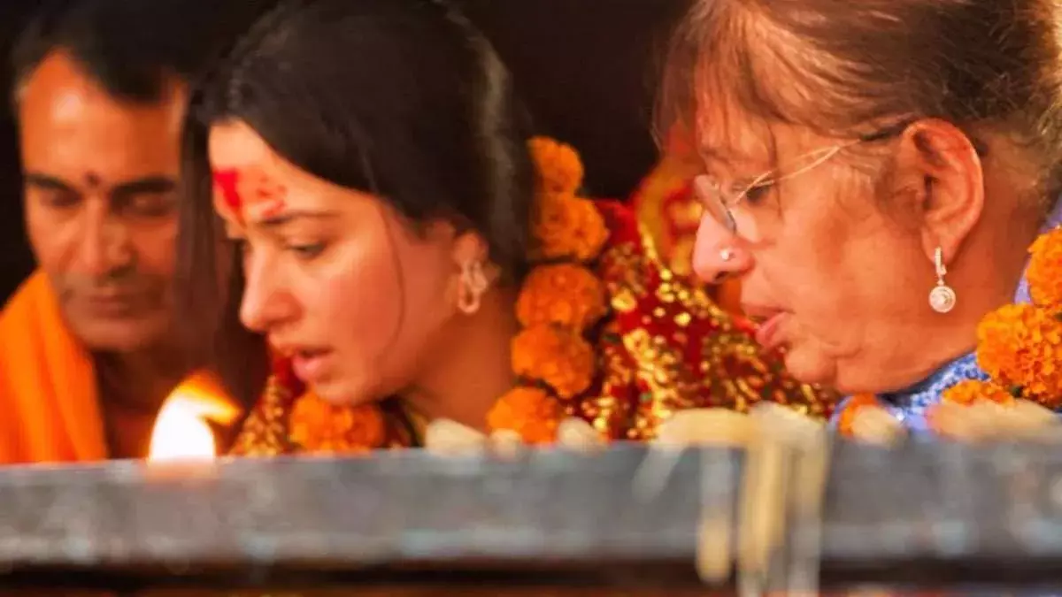 Tamannaah Bhatia : గౌహతిలోని కామాఖ్య ఆలయాన్ని సందర్శించిన తమన్నా Tamannaah Bhatia : గౌహతిలోని కామాఖ్య ఆలయాన్ని సందర్శించిన తమన్నా