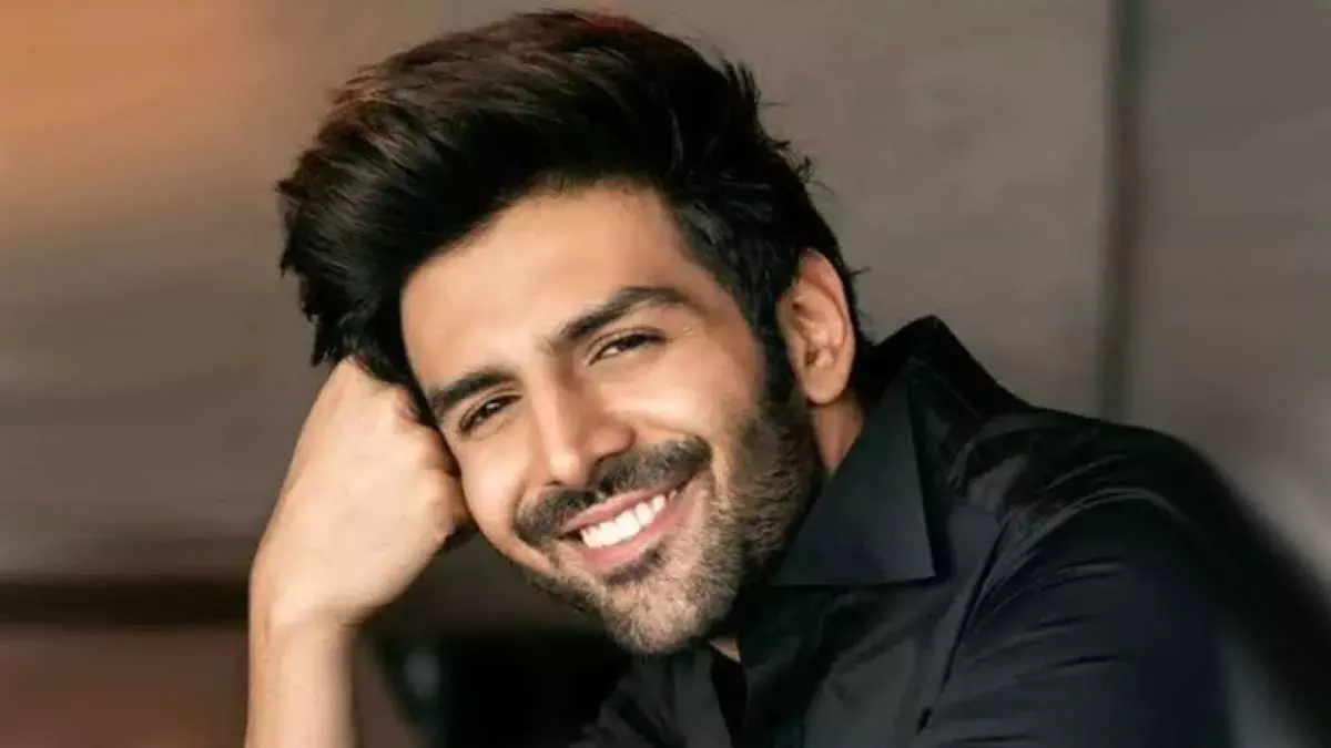 Filmfare Awards 2024: అతన్ని కలిసేందుకు బారికేడ్ని బద్దలు కొట్టిన ఫ్యాన్ Filmfare Awards 2024: అతన్ని కలిసేందుకు బారికేడ్ని బద్దలు కొట్టిన ఫ్యాన్