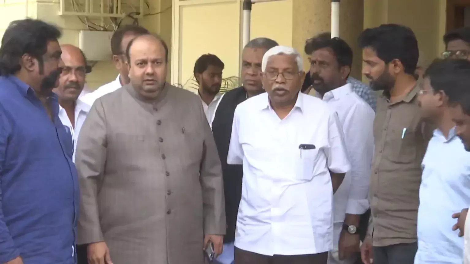 HC: కోదండరాం ప్రమాణ స్వీకారానికి బ్రేక్‌