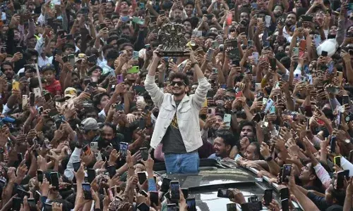 Munawar Faruqui : మునావర్ అభిమానిపై ఎఫ్ఐఆర్ నమోదు చేసిన ముంబై పోలీసులు