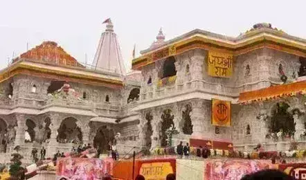Ayodhya Ram temple: అయోధ్యలో కొనసాగుతున్న భక్తుల రద్దీ.. Ayodhya Ram temple: అయోధ్యలో కొనసాగుతున్న భక్తుల రద్దీ..