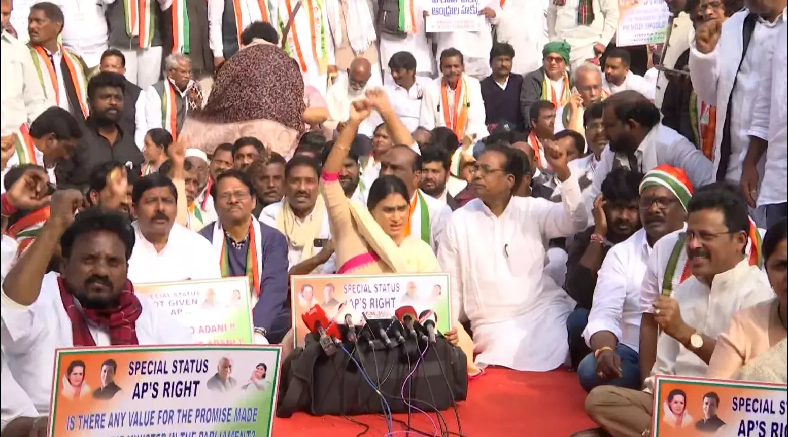 SHARMILA: వైసీపీ నేతలారా... ప్రత్యేక హోదా ఏదీ?