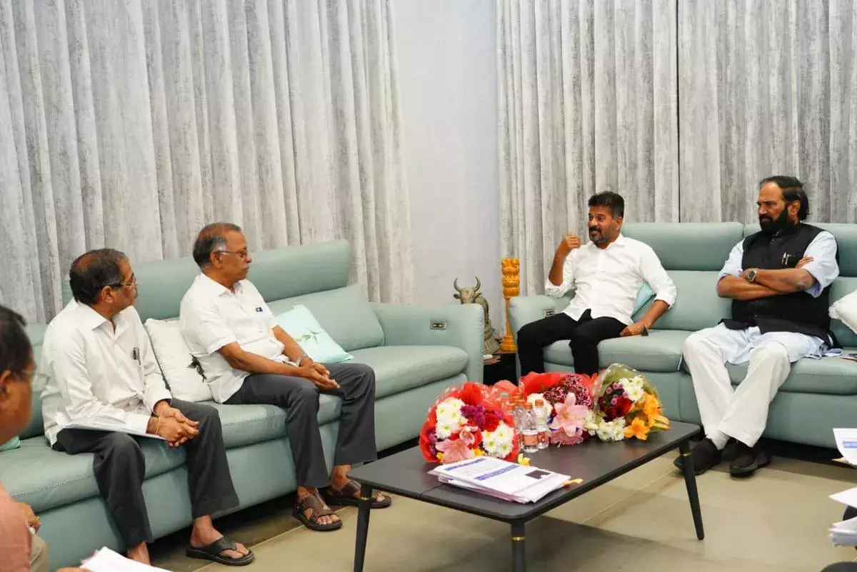 Revanth Reddy: కాళేశ్వరం ప్రాజెక్టులో అక్రమాలను ప్రజలకు వివరించండి Revanth Reddy: కాళేశ్వరం ప్రాజెక్టులో అక్రమాలను ప్రజలకు వివరించండి