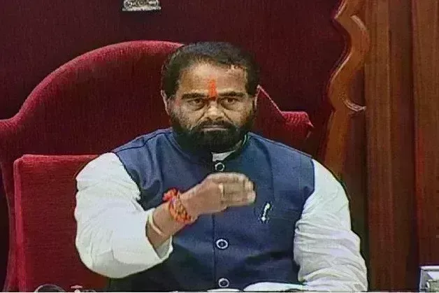 AP Assembly Session: ఏపీ అసెంబ్లీ సమావేశాల్లో గందరగోళం AP Assembly Session: ఏపీ అసెంబ్లీ సమావేశాల్లో గందరగోళం
