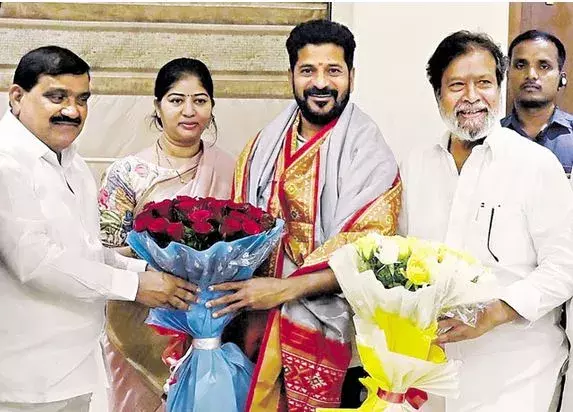 TS: కాంగ్రెస్‌లో చేరికల జోరు