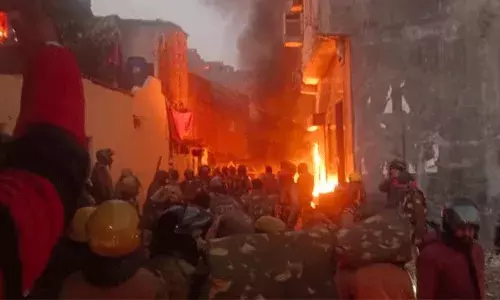 హింసాత్మకంగా మారిన మదర్సా కూల్చివేత.. ఉత్తరాఖండ్లో హై అలర్ట్ హింసాత్మకంగా మారిన మదర్సా కూల్చివేత.. ఉత్తరాఖండ్లో హై అలర్ట్