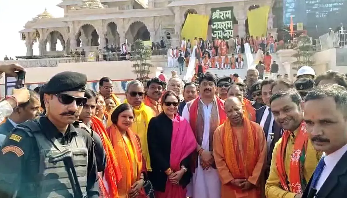 Ram Mandir : రామ్లల్లాను దర్శించుకున్న సీఎం యోగి Ram Mandir : రామ్లల్లాను దర్శించుకున్న సీఎం యోగి