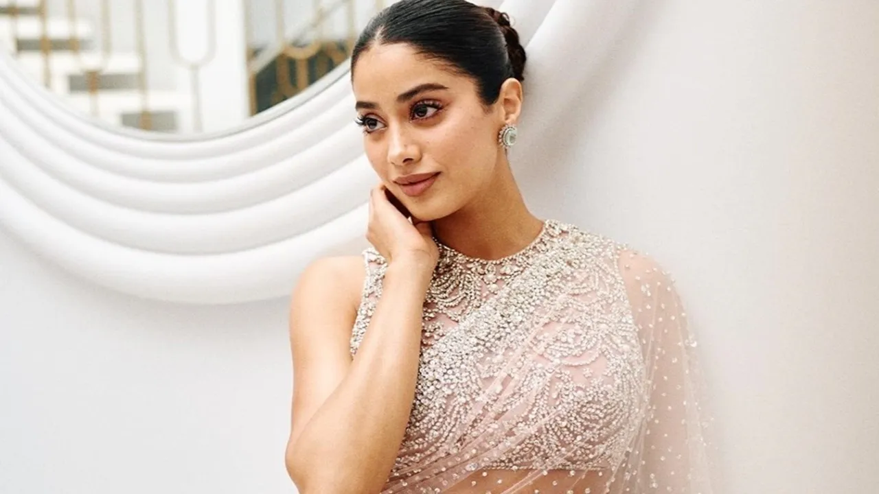 Janhvi Kapoor : రామ్ చరణ్, సూర్య, వరుణ్ ధావణ్ లతో రొమాన్స్ కు రెడీ Janhvi Kapoor : రామ్ చరణ్, సూర్య, వరుణ్ ధావణ్ లతో రొమాన్స్ కు రెడీ