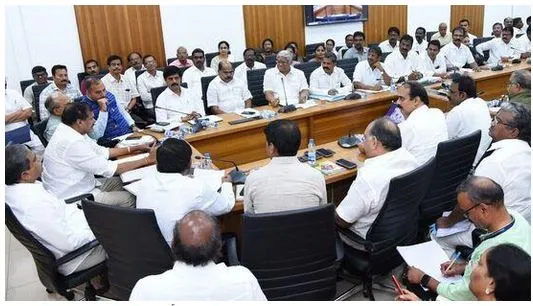 AP: అసంపూర్తిగానే ముగిసిన ఉద్యోగులు-మంత్రులు చర్చలు AP: అసంపూర్తిగానే ముగిసిన ఉద్యోగులు-మంత్రులు చర్చలు