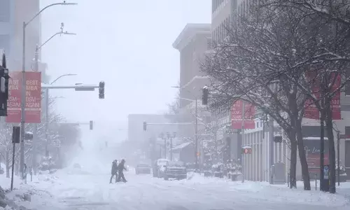 అమెరికాలో మంచు తుఫాను విధ్వంసం.. 1200 విమానాలు రద్దు అమెరికాలో మంచు తుఫాను విధ్వంసం.. 1200 విమానాలు రద్దు