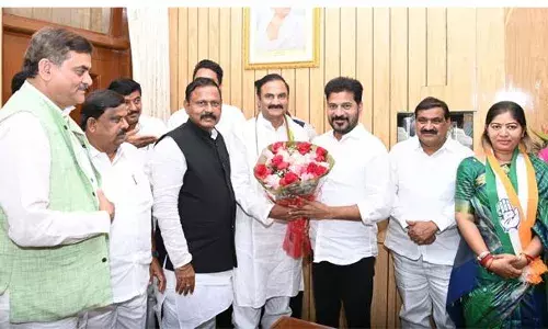 TS: కాంగ్రెస్లోకి అల్లు అర్జున్ మామ TS: కాంగ్రెస్లోకి అల్లు అర్జున్ మామ