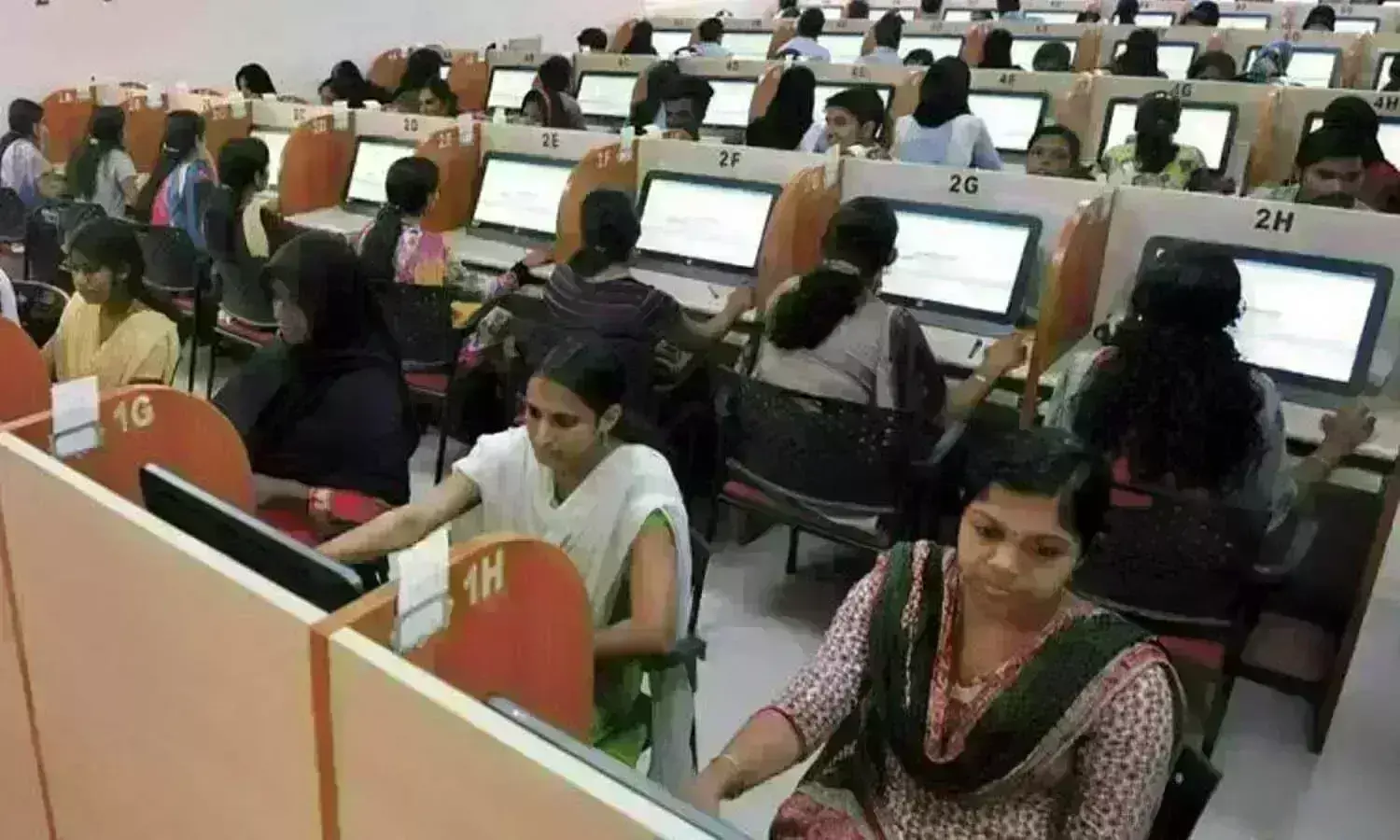 AP DSC 2024:  అభ్యర్థులకు చుక్కలు చూపిస్తున్న ఏపీ డీఎస్సీ