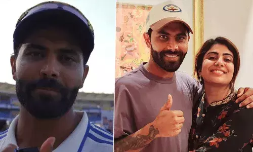 ఇంగ్లండ్పై భారత్ విజయం.. తన భార్యకు స్వీట్ గిప్ట్ ఇచ్చిన జడేజా ఇంగ్లండ్పై భారత్ విజయం.. తన భార్యకు స్వీట్ గిప్ట్ ఇచ్చిన జడేజా