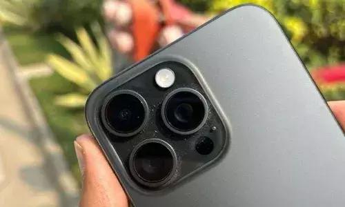 Iphone 16 : టైటానియం గ్రే, డెసర్ట్ టైటానియం ఆప్షన్ లతో రానున్న ఐఫోన్ 16 ప్రో Iphone 16 : టైటానియం గ్రే, డెసర్ట్ టైటానియం ఆప్షన్ లతో రానున్న ఐఫోన్ 16 ప్రో