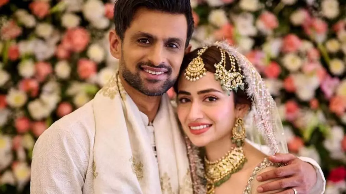 Sania Mirza : PSLలో షోయబ్ భార్యకి చేదు అనుభవం.. సానియా అంటూ ఆటపట్టించిన ఫ్యాన్స్ Sania Mirza : PSLలో షోయబ్ భార్యకి చేదు అనుభవం.. సానియా అంటూ ఆటపట్టించిన ఫ్యాన్స్
