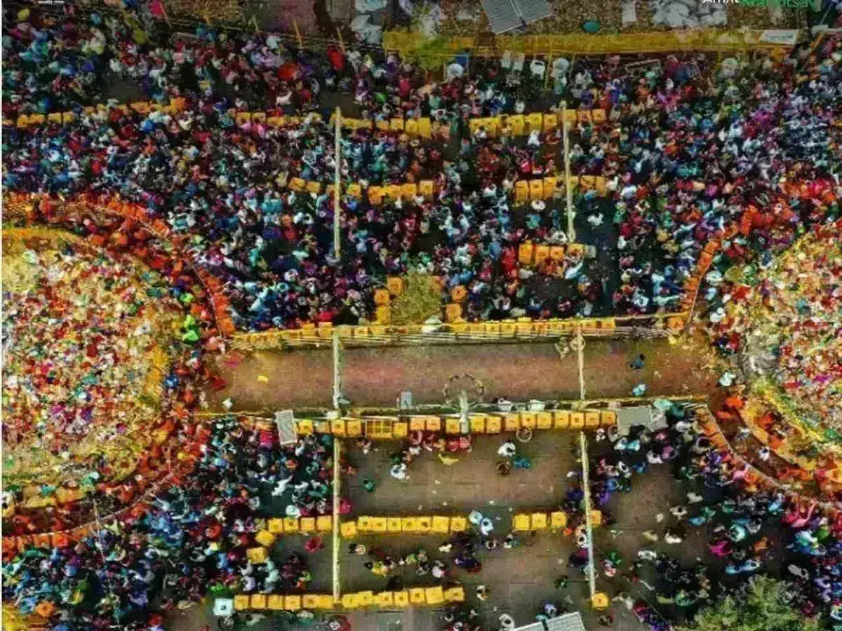 Medaram Jatara:  తెలంగాణ కుంభమేళాకు తరలివస్తున్న భక్త జనం