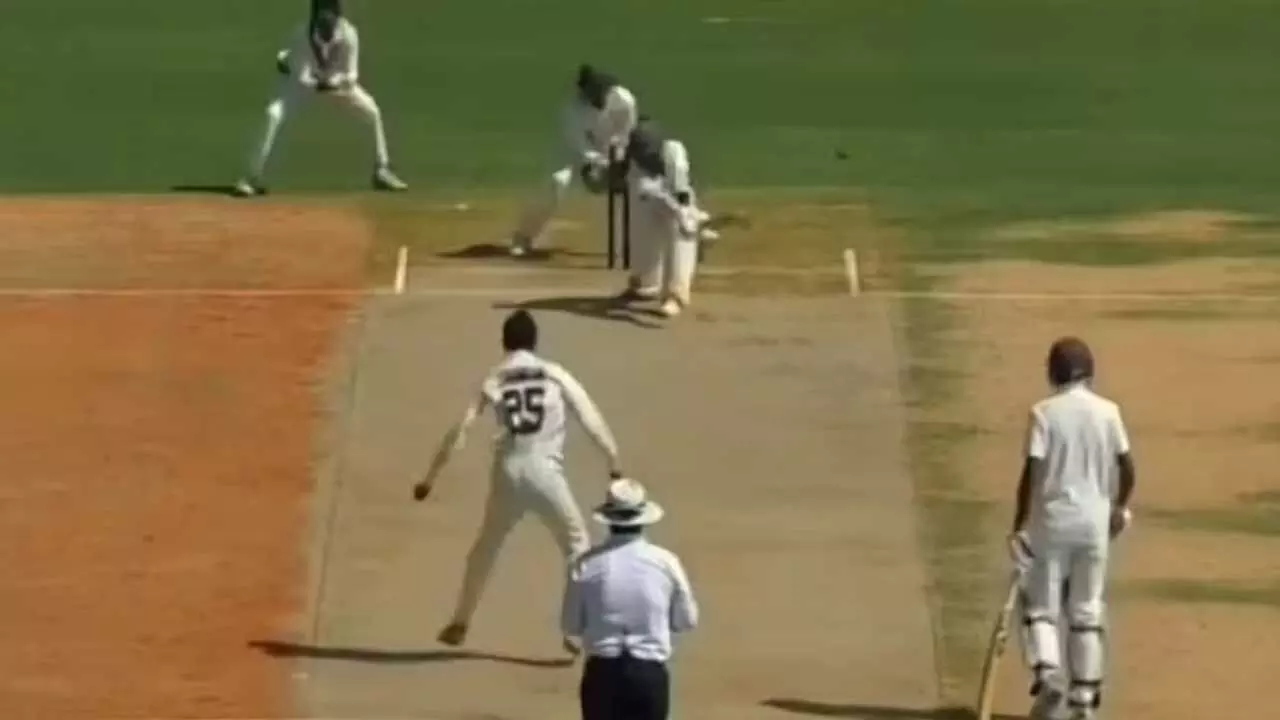 Cricket Records : సిక్స్ బాల్స్ లో సిక్స్ సిక్సర్లు.. ఆంధ్ర ఓపెనర్ కొత్త రికార్డ్ Cricket Records : సిక్స్ బాల్స్ లో సిక్స్ సిక్సర్లు.. ఆంధ్ర ఓపెనర్ కొత్త రికార్డ్