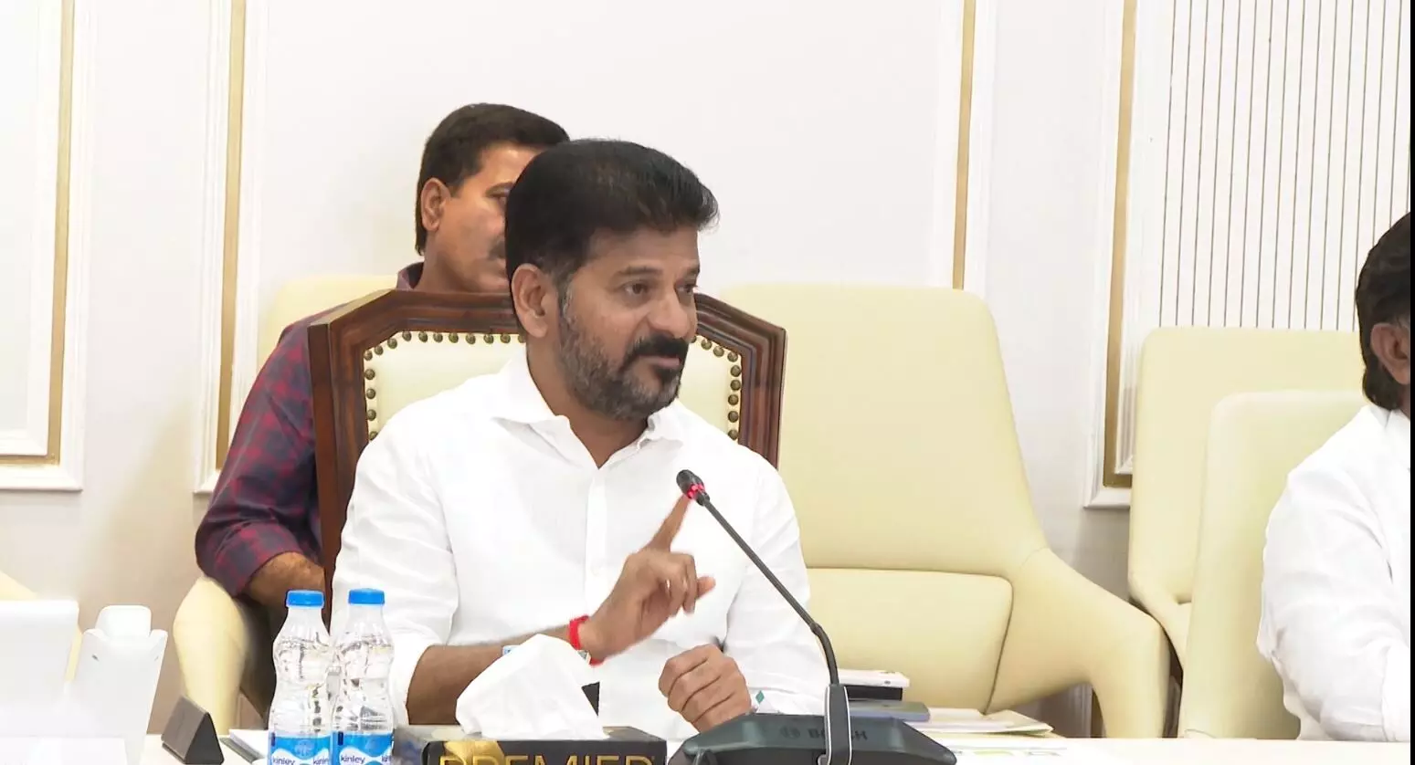 TS: గ్యాస్ సిలిండర్, ఉచిత విద్యుత్ అమలుకు ముహూర్తం ఫిక్స్ TS: గ్యాస్ సిలిండర్, ఉచిత విద్యుత్ అమలుకు ముహూర్తం ఫిక్స్