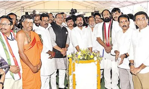 REVANTH: ఈ వారంలోనే రూ.500లకు గ్యాస్ సిలిండర్ REVANTH: ఈ వారంలోనే రూ.500లకు గ్యాస్ సిలిండర్