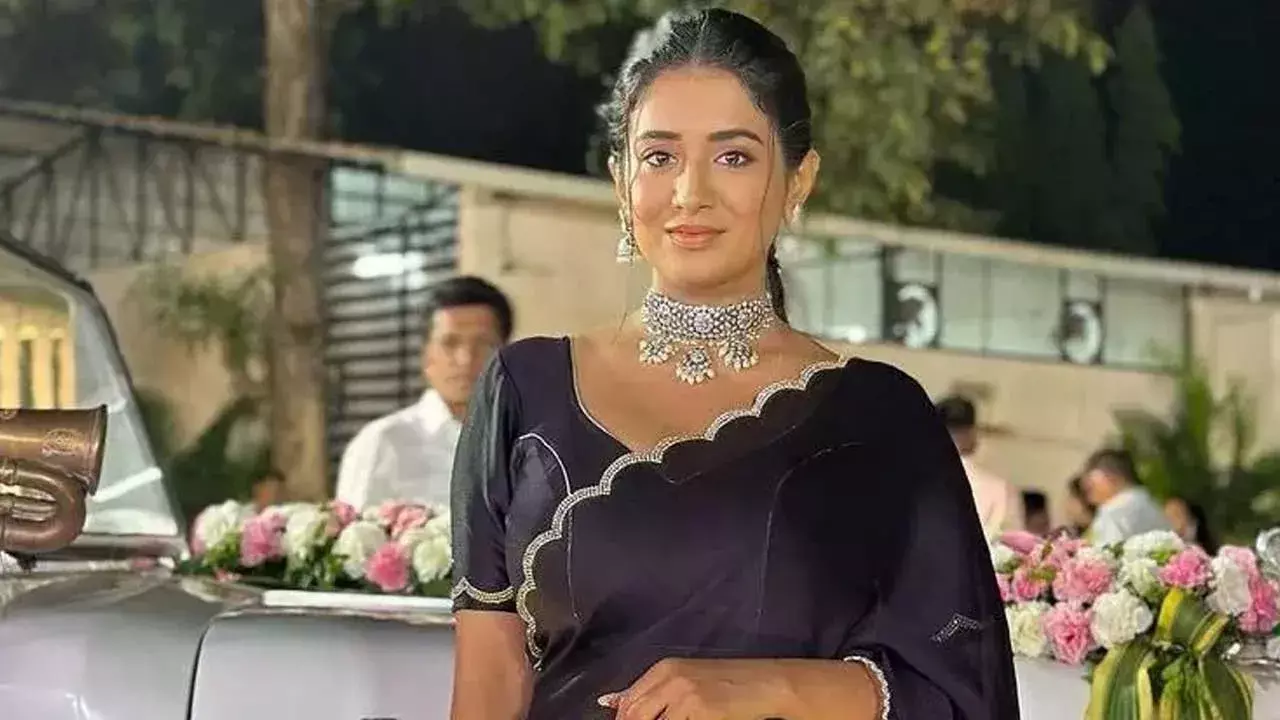 Rashi Singh : నచ్చితే గ్లామరస్ పాత్రలకు నేను రెడీ :  రాశి సింగ్ Rashi Singh : నచ్చితే గ్లామరస్ పాత్రలకు నేను రెడీ :  రాశి సింగ్