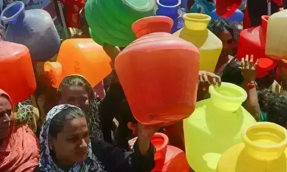 Water Problems: ప్రభుత్వానికి కనపడని అనంత కష్టాలు Water Problems: ప్రభుత్వానికి కనపడని అనంత కష్టాలు