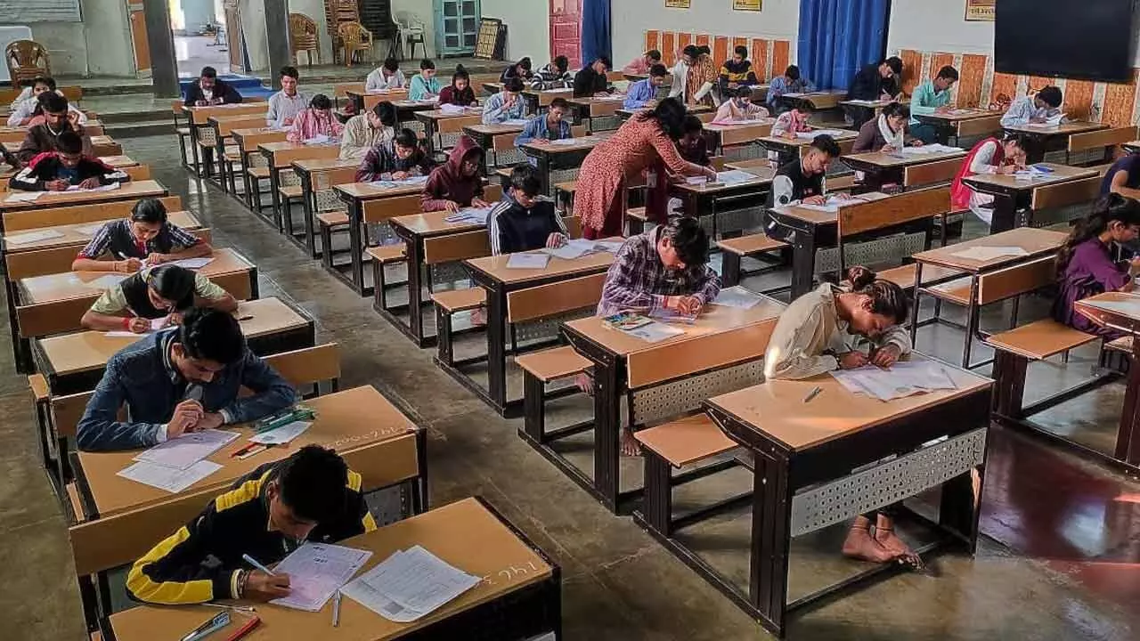 Intermediate Exams : తెలంగాణలో నేటి నుంచి ఇంటర్ పరీక్షలు Intermediate Exams : తెలంగాణలో నేటి నుంచి ఇంటర్ పరీక్షలు