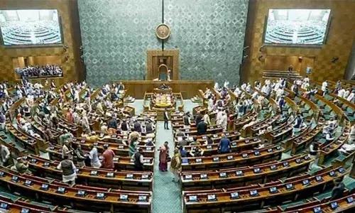 బీఆర్ఎస్ లోక్ సభలో డకౌట్ కానుందా..? బీఆర్ఎస్ లోక్ సభలో డకౌట్ కానుందా..?