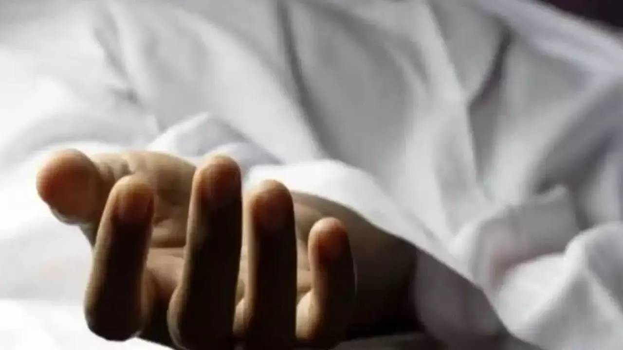 Viral Video : ప్రెగ్నెంట్ వైఫ్ ను హత్య చేసి.. డెడ్ బాడీని గోనె సంచిలో పెట్టి.. Viral Video : ప్రెగ్నెంట్ వైఫ్ ను హత్య చేసి.. డెడ్ బాడీని గోనె సంచిలో పెట్టి..