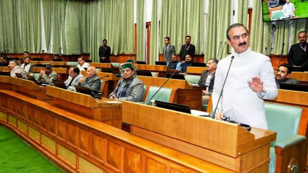 BJP : 15 మంది బీజేపీ ఎమ్మెల్యేలను బహిష్కరించిన స్పీకర్ BJP : 15 మంది బీజేపీ ఎమ్మెల్యేలను బహిష్కరించిన స్పీకర్