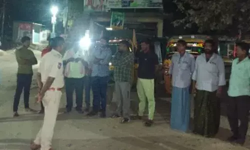 ట్రాఫిక్‌ నిబంధనలు ఉల్లంఘిచొద్దు: ఎస్‌ఐ అజయ్‌కుమార్‌