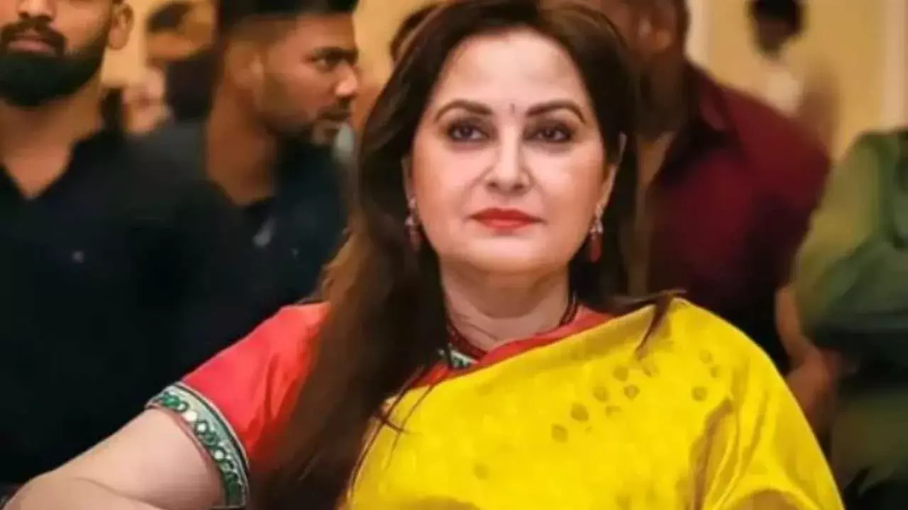 జయప్రదకు ఝలక్.. అరెస్ట్ చేయాల్సిందేనన్న రాంపూర్ కోర్టు జయప్రదకు ఝలక్.. అరెస్ట్ చేయాల్సిందేనన్న రాంపూర్ కోర్టు