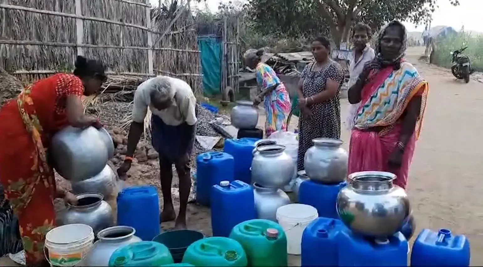 AP: జగనన్నా... తాగునీరు ఇవ్వన్నా...