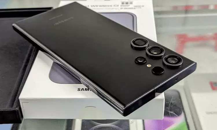 అమెజాన్లో ఆఫర్లు.. Samsung S23, ఆపిల్ ఐఫోన్ 14 పై భారీ డిస్కౌంట్ అమెజాన్లో ఆఫర్లు.. Samsung S23, ఆపిల్ ఐఫోన్ 14 పై భారీ డిస్కౌంట్