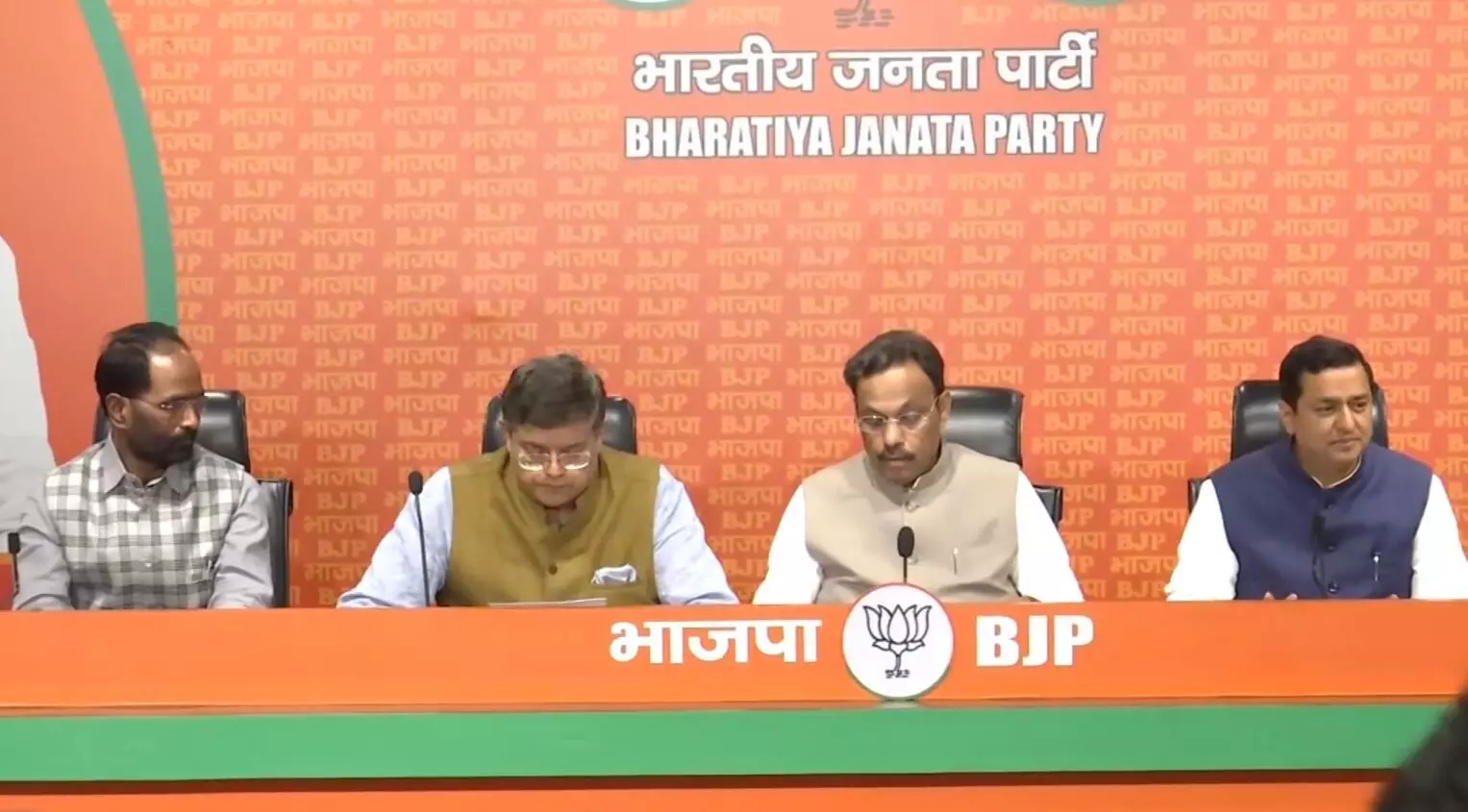 BJP: తెలంగాణలో బీజేపీ ఎంపీ అభ్యర్థులు వీరే BJP: తెలంగాణలో బీజేపీ ఎంపీ అభ్యర్థులు వీరే
