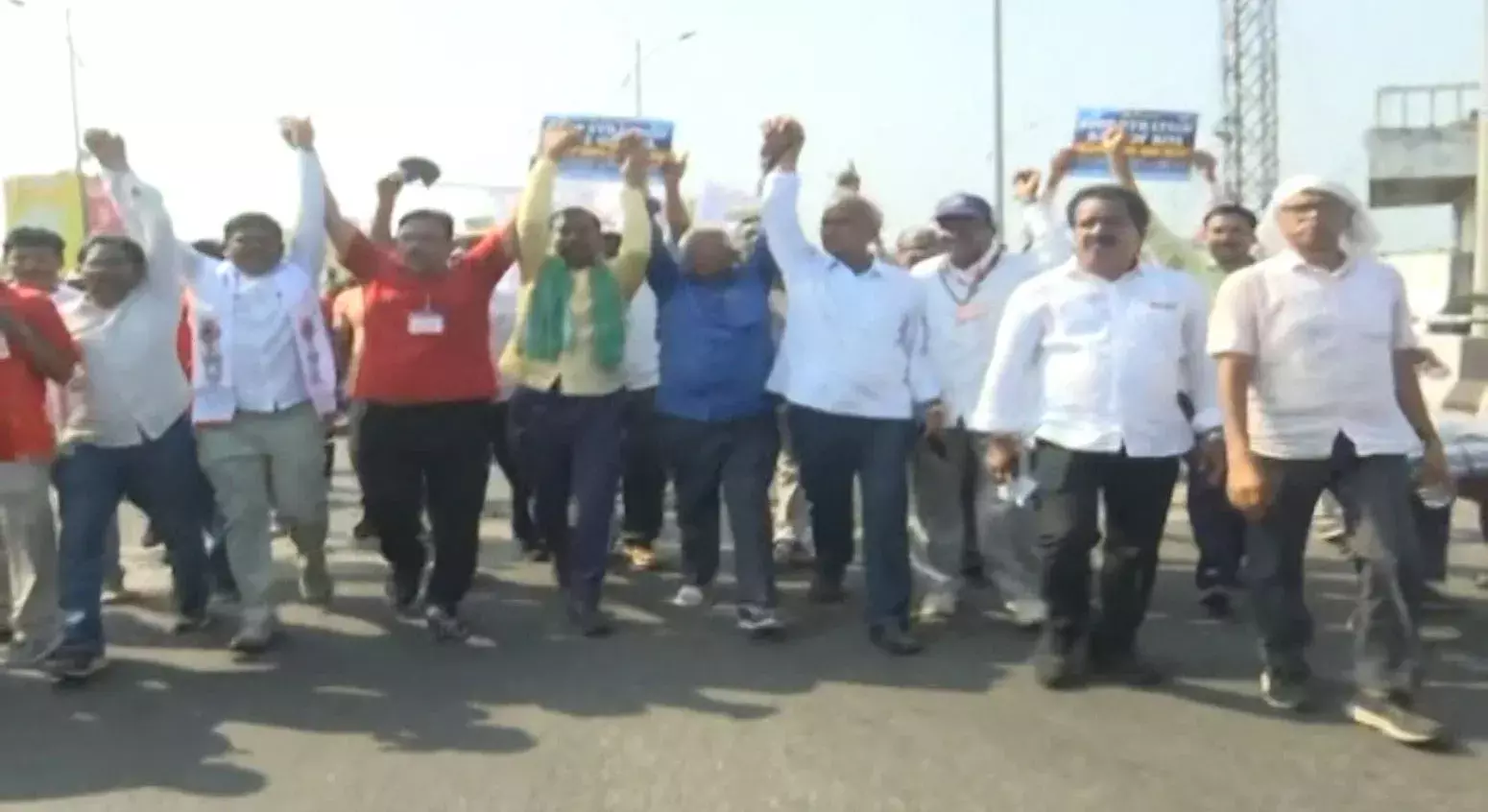 AP: విశాఖ ఉక్కు కార్మికుల  మహాపాదయాత్ర