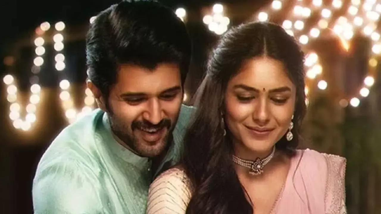 Mrunal Thakur : సీత నెక్స్ట్ ప్రాజెక్ట్ ఏంటో? Mrunal Thakur : సీత నెక్స్ట్ ప్రాజెక్ట్ ఏంటో?