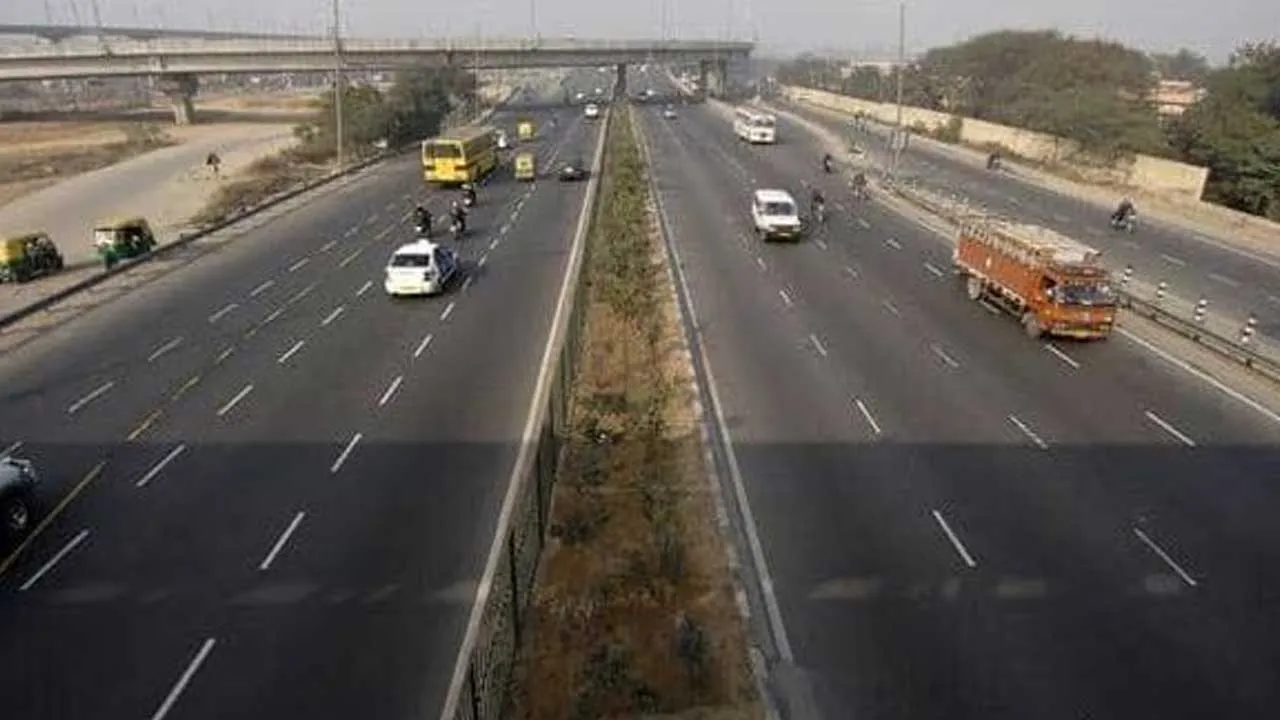 Ambala-Chandigarh Highway : 22 రోజుల తర్వాత అంబాలా-చండీగఢ్ హైవే ఓపెన్ Ambala-Chandigarh Highway : 22 రోజుల తర్వాత అంబాలా-చండీగఢ్ హైవే ఓపెన్