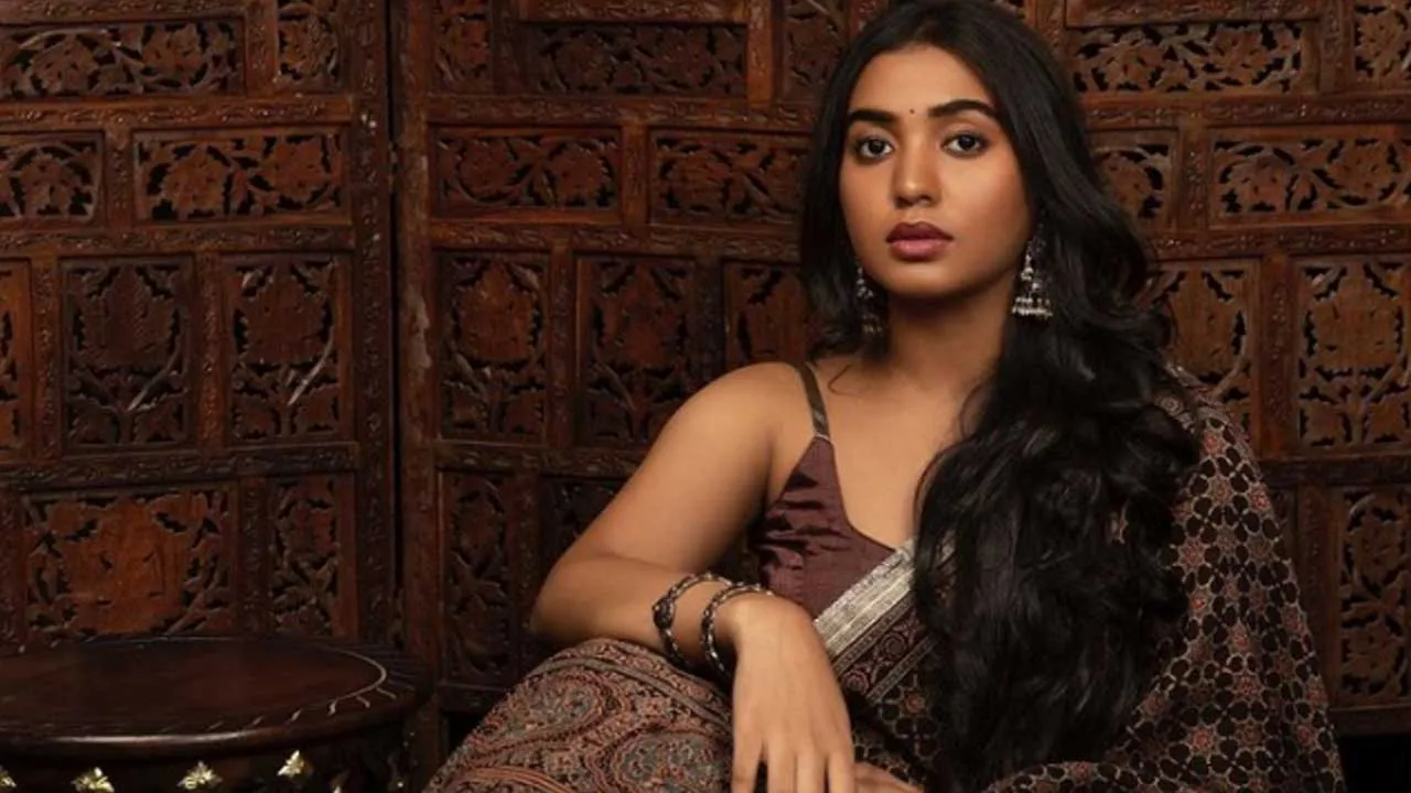 Rajashekar Daughter : శివాత్మికకు ఎందుకు ఆఫర్లు రావడం లేదో! Rajashekar Daughter : శివాత్మికకు ఎందుకు ఆఫర్లు రావడం లేదో!
