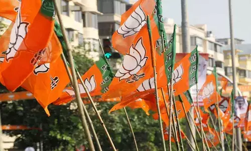 AP : లాగరు.. వదలరు.. గందరగోళంలో ఏపీ బీజేపీ AP : లాగరు.. వదలరు.. గందరగోళంలో ఏపీ బీజేపీ